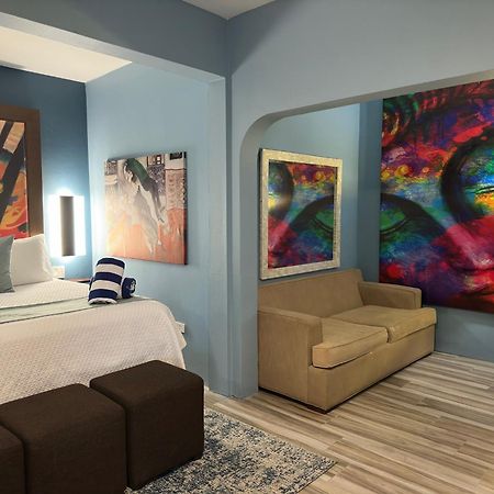 ויסקז Old Crow Hotel And Suites מראה חיצוני תמונה