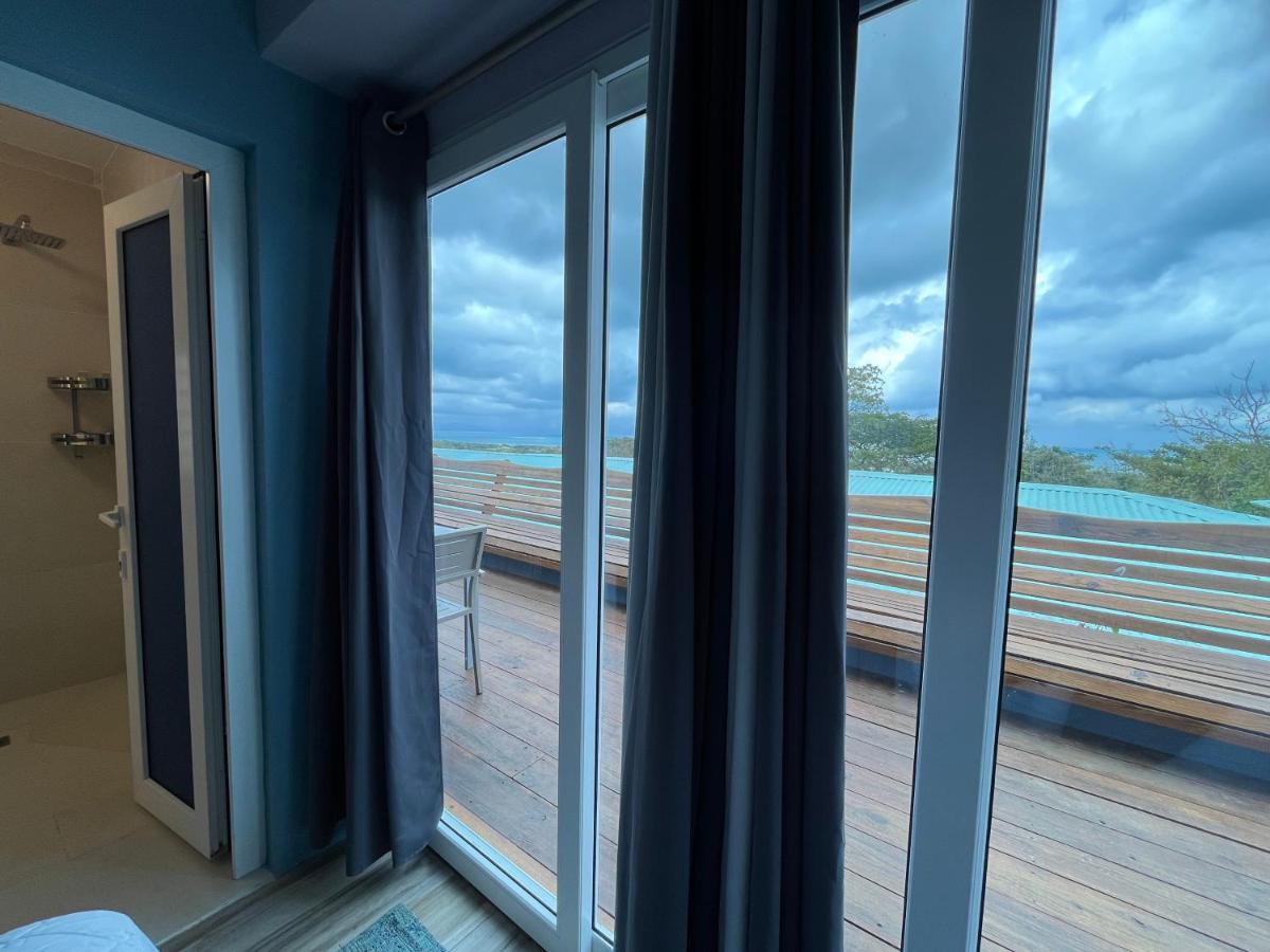 ויסקז Old Crow Hotel And Suites מראה חיצוני תמונה