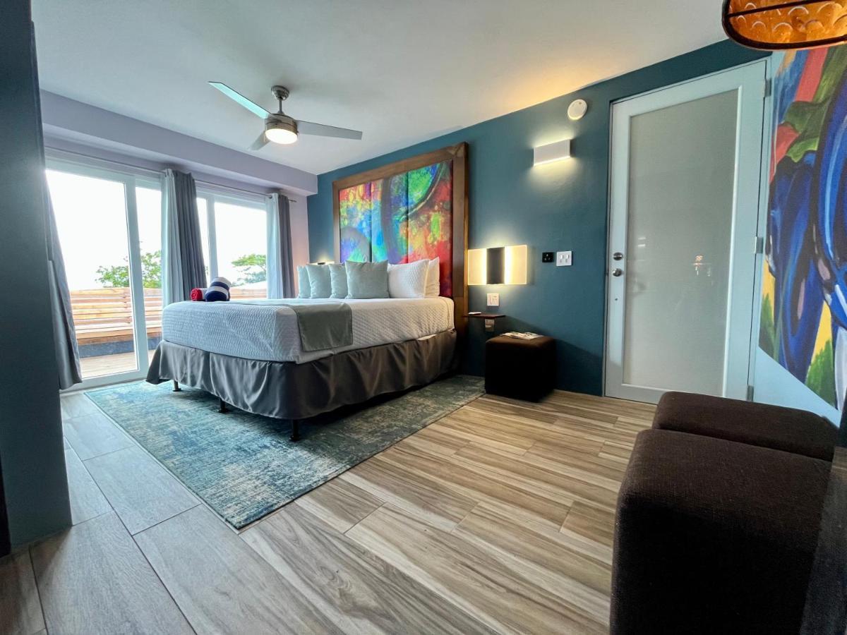 ויסקז Old Crow Hotel And Suites מראה חיצוני תמונה