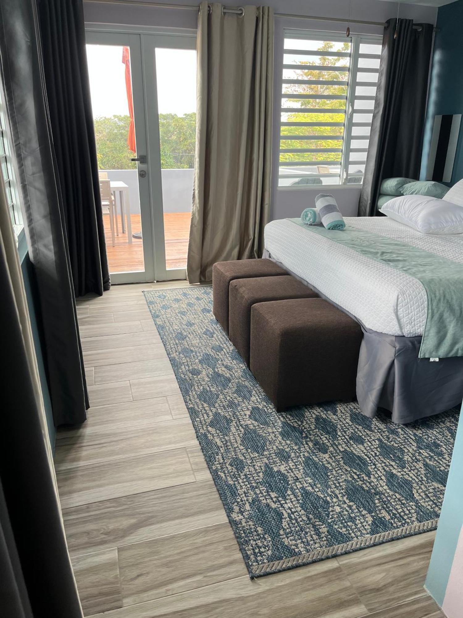 ויסקז Old Crow Hotel And Suites מראה חיצוני תמונה