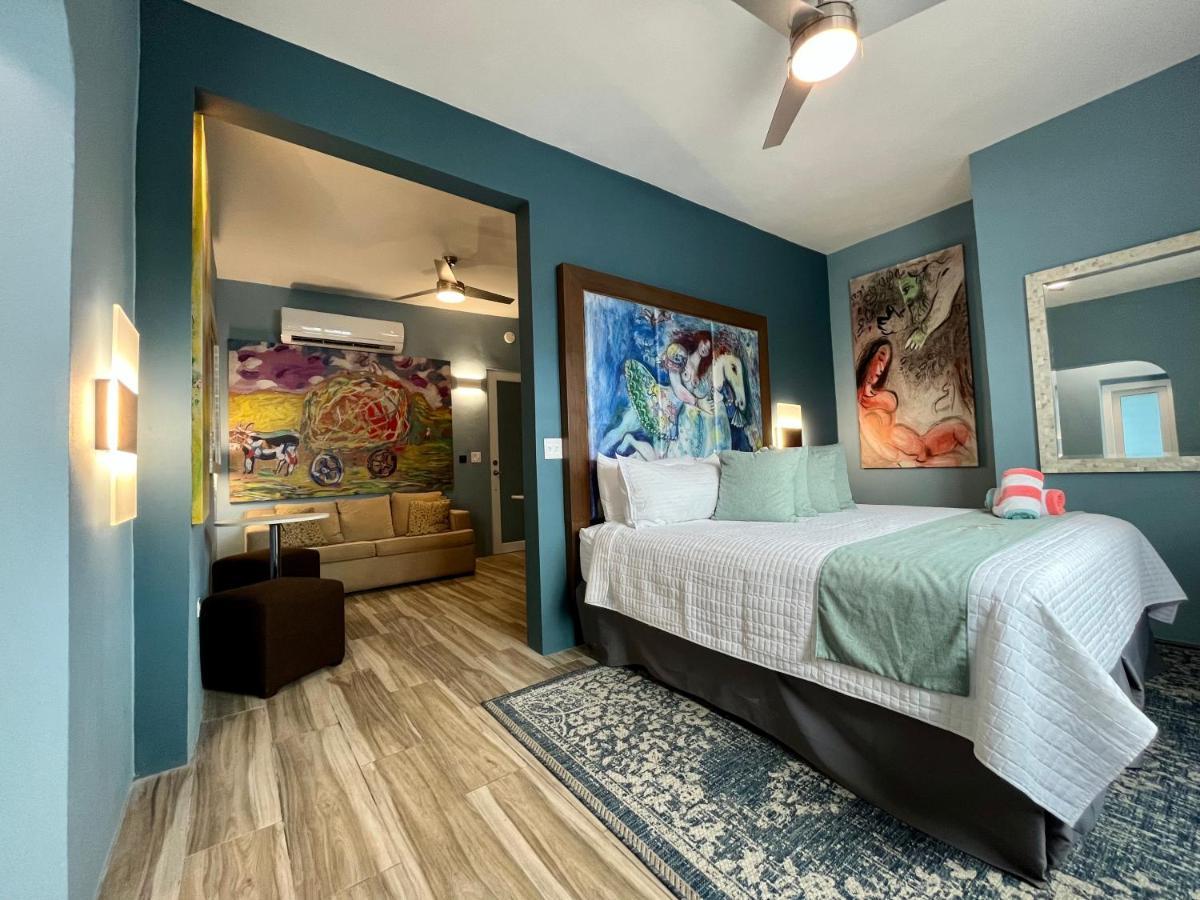 ויסקז Old Crow Hotel And Suites מראה חיצוני תמונה