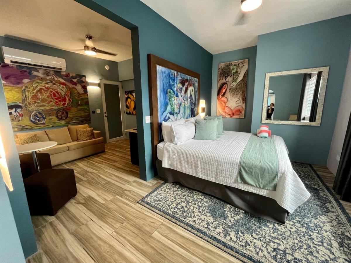 ויסקז Old Crow Hotel And Suites מראה חיצוני תמונה