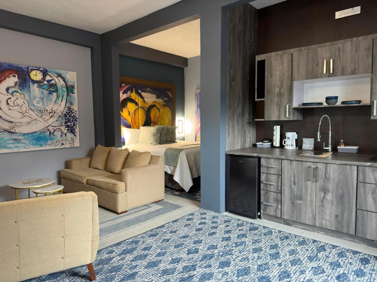 ויסקז Old Crow Hotel And Suites מראה חיצוני תמונה