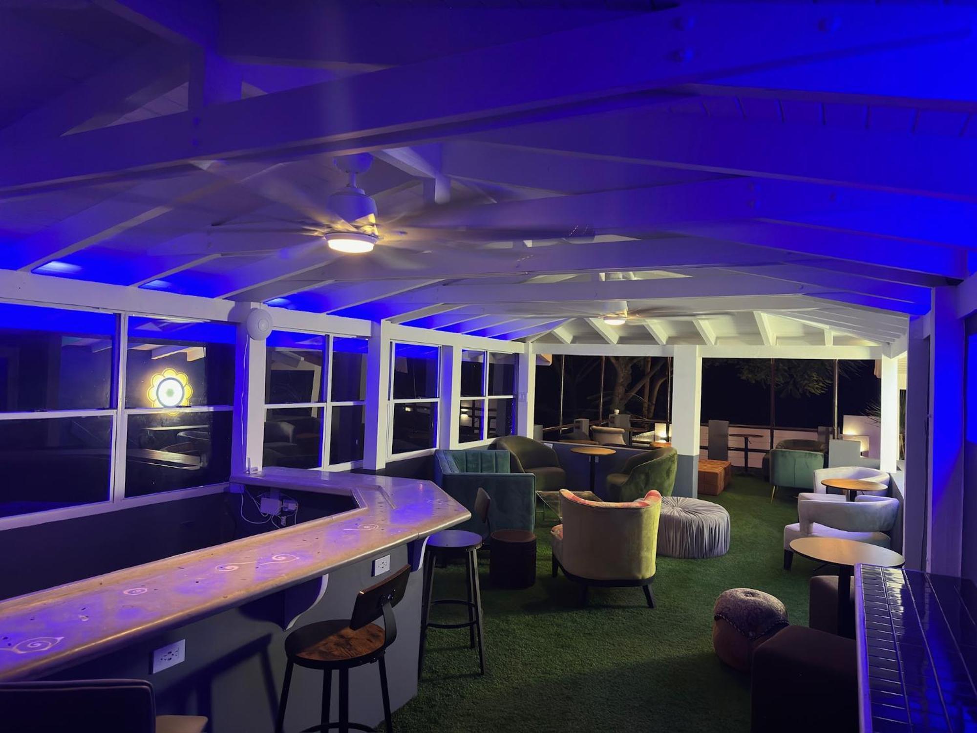 ויסקז Old Crow Hotel And Suites מראה חיצוני תמונה