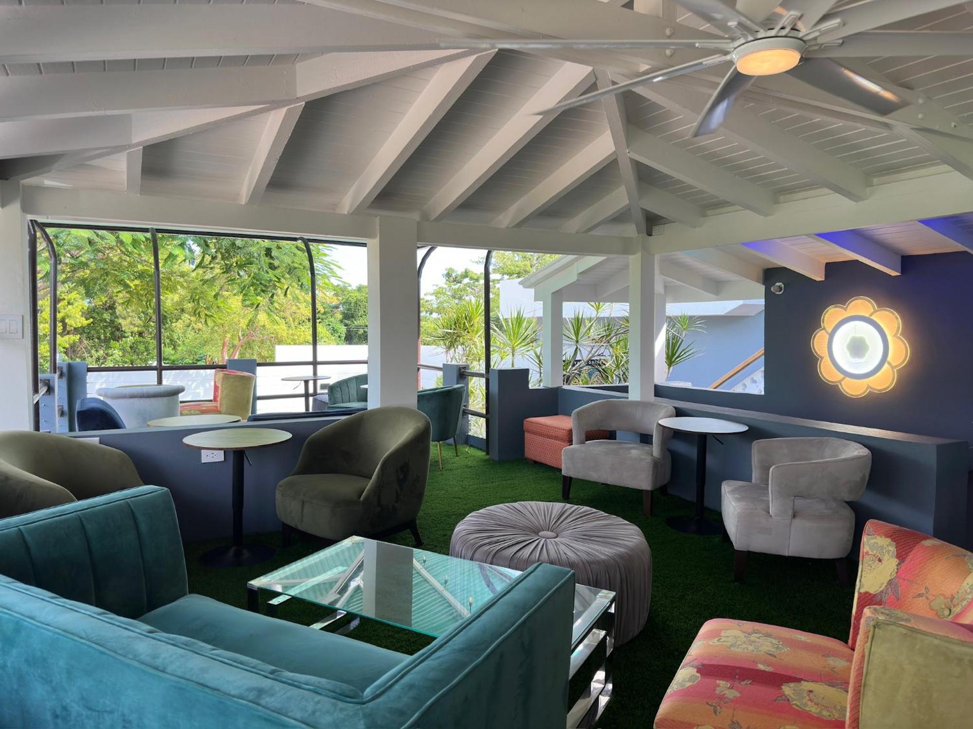 ויסקז Old Crow Hotel And Suites מראה חיצוני תמונה