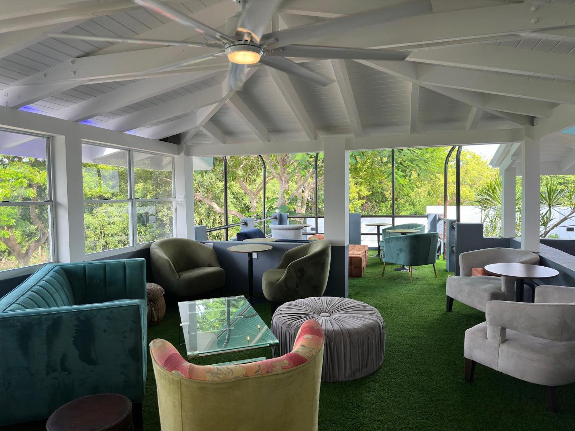ויסקז Old Crow Hotel And Suites מראה חיצוני תמונה
