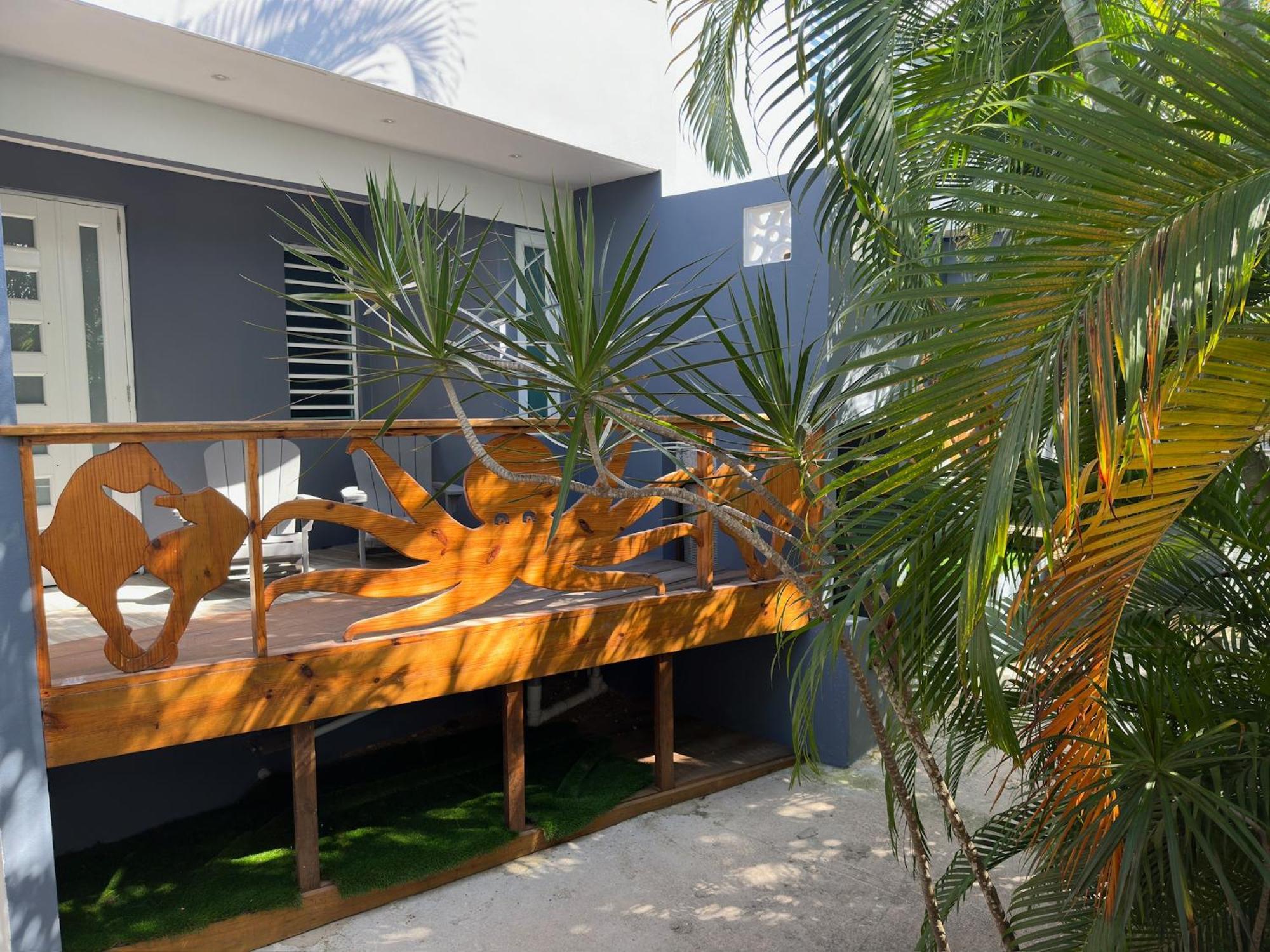 ויסקז Old Crow Hotel And Suites מראה חיצוני תמונה