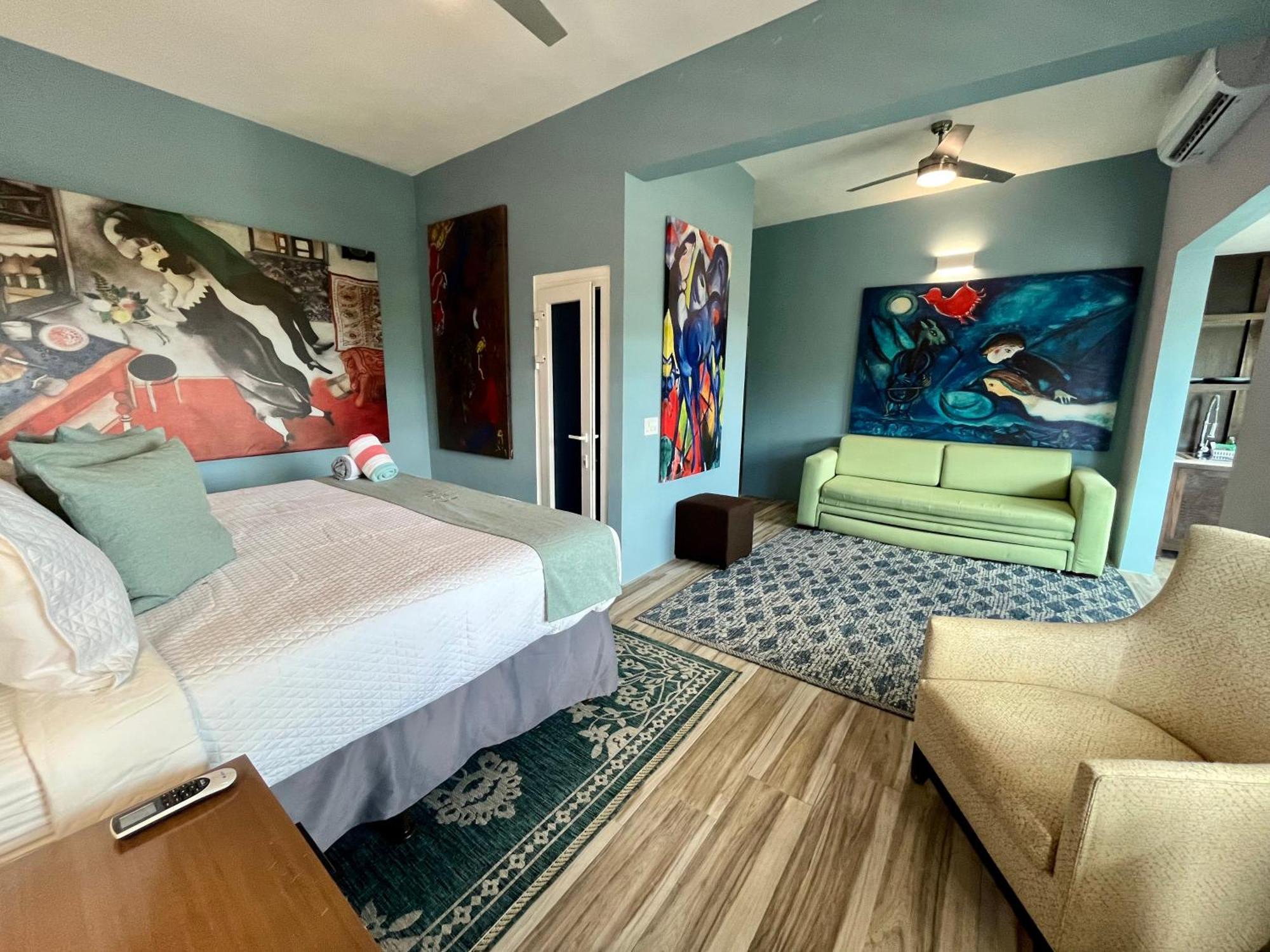 ויסקז Old Crow Hotel And Suites מראה חיצוני תמונה